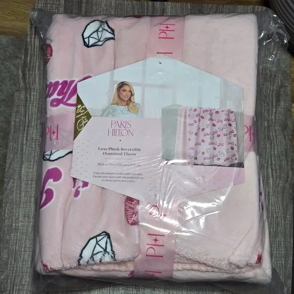 Paris Hilton That's Hot Luxe Plush Oversized Reversible Pink Throw, for Adults - Picture 1 of 4